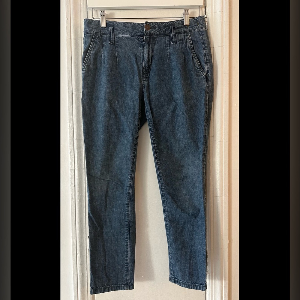 Madewell jeans in size 24, run looser on waist, fits 26-27 depends on body type